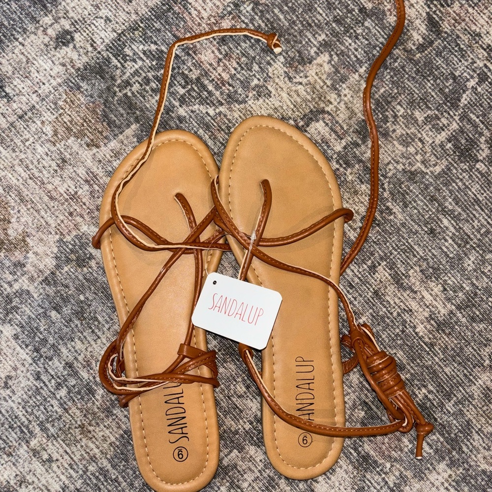 NWT SANDALUP Strappy Gladiator Sandal - Picture 4 of 5